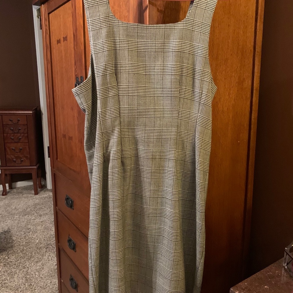 Dress - Picture 1 of 1